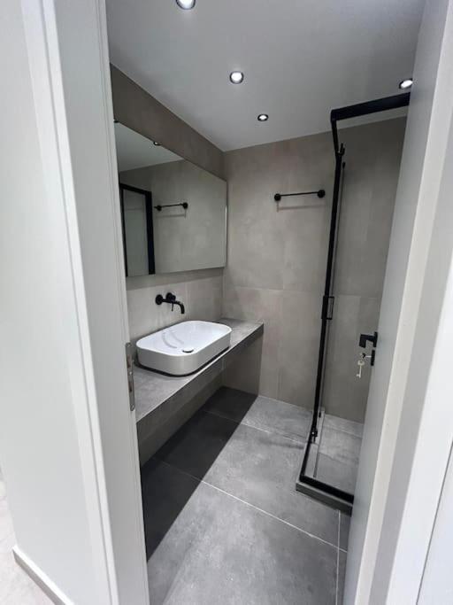 Bluemotion - Just Sleep Apartman Pireusz Kültér fotó